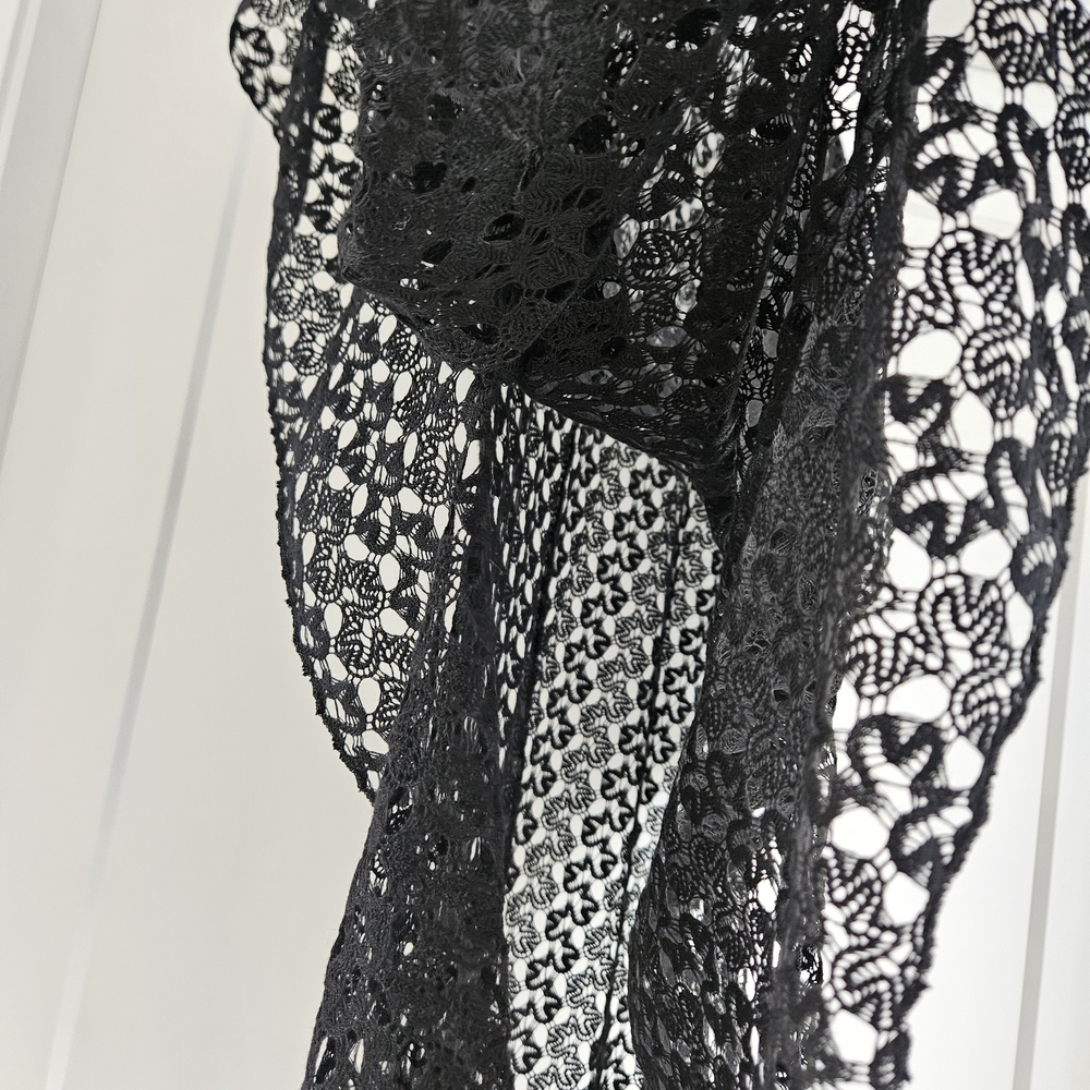 Chic Black Lace Swim Coverup Size L/XL - Picture 4 of 4